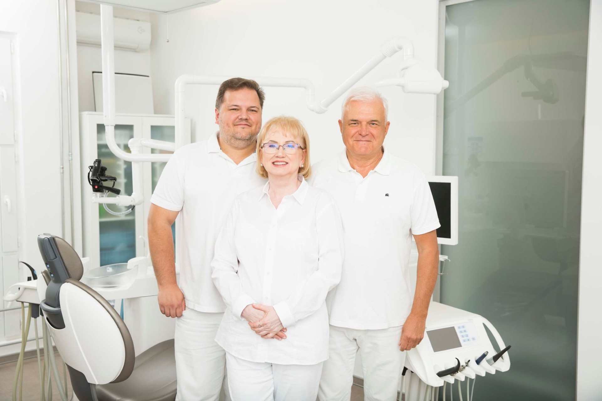 Dantų implantacijos konsultacija - Bokštų odontologijos klinika