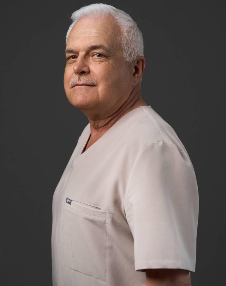Marijus KORŽINSKAS Gydytojas odontologas-ortopedas 